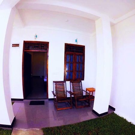 Guitar bay Hotel Arugam Bay Bagian luar foto